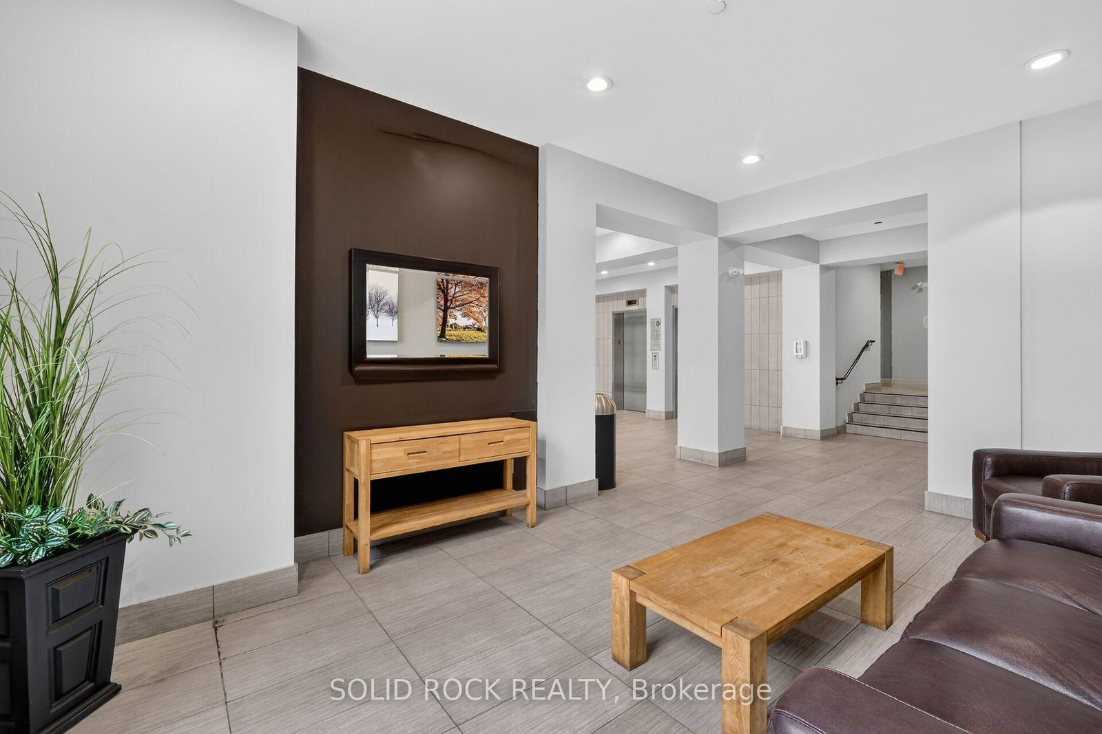 PH18-808 Bronson Ave, Ottawa, view 5