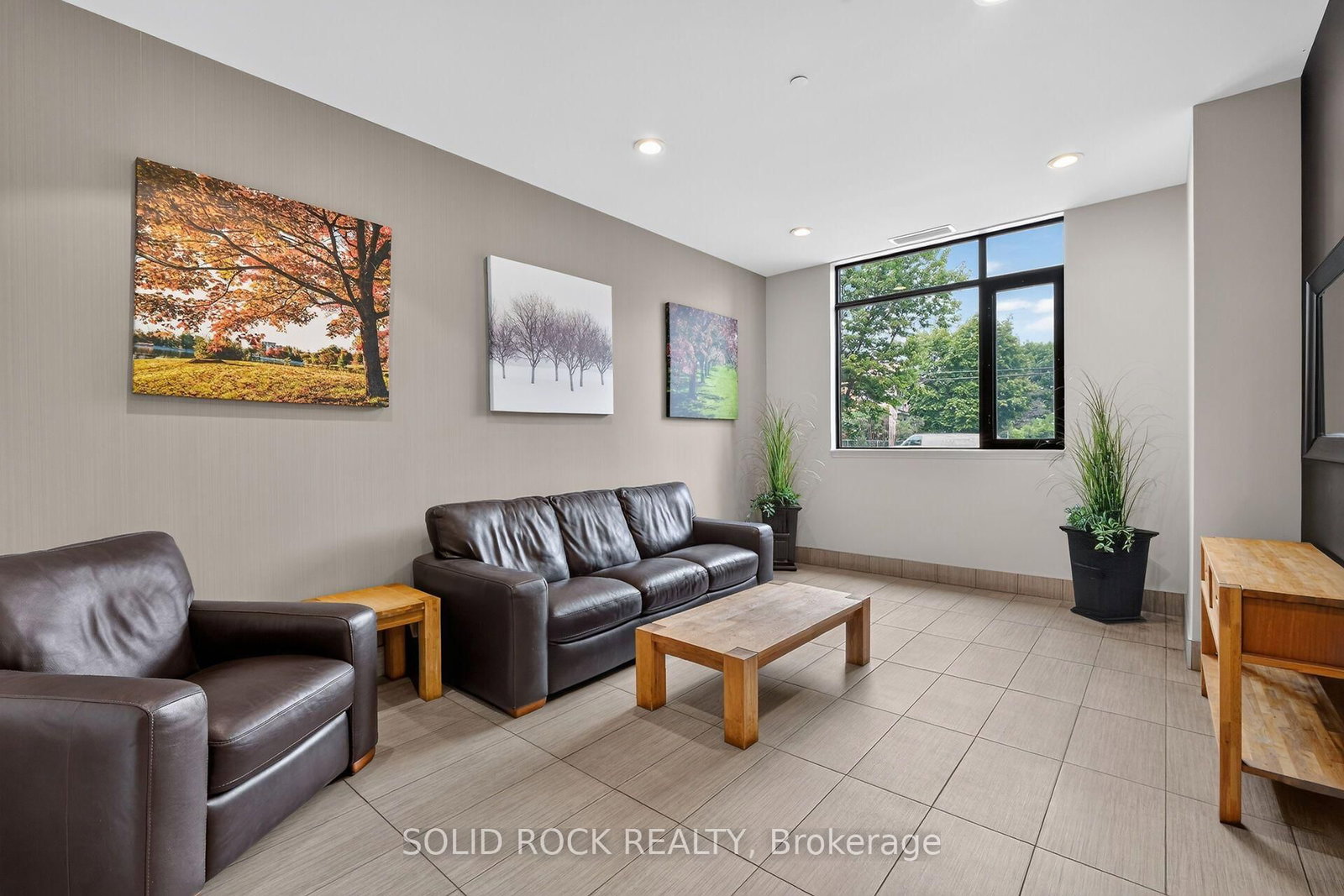 PH18-808 Bronson Ave, Ottawa, view 6