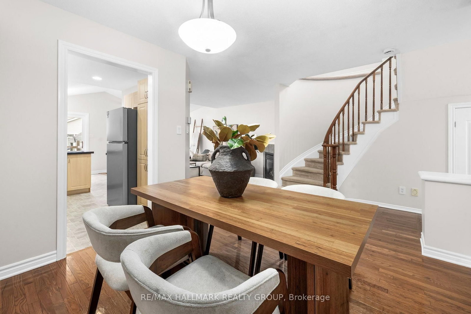 1006 Markwick Crescent • Ottawa, ON photo 10