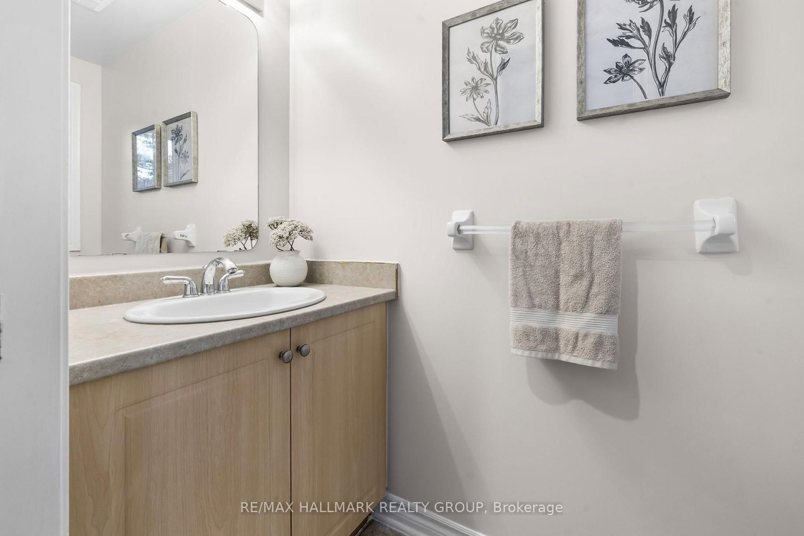 1006 Markwick Crescent • Ottawa, ON photo 6