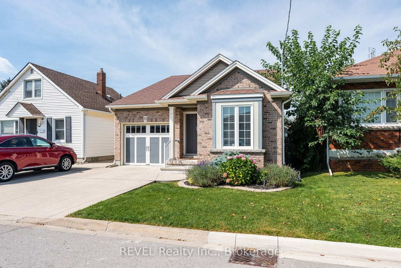 23 Myrtle Avenue