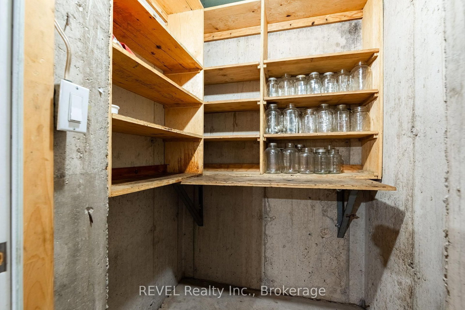 23 Myrtle Avenue • St. Catharines, ON photo 31