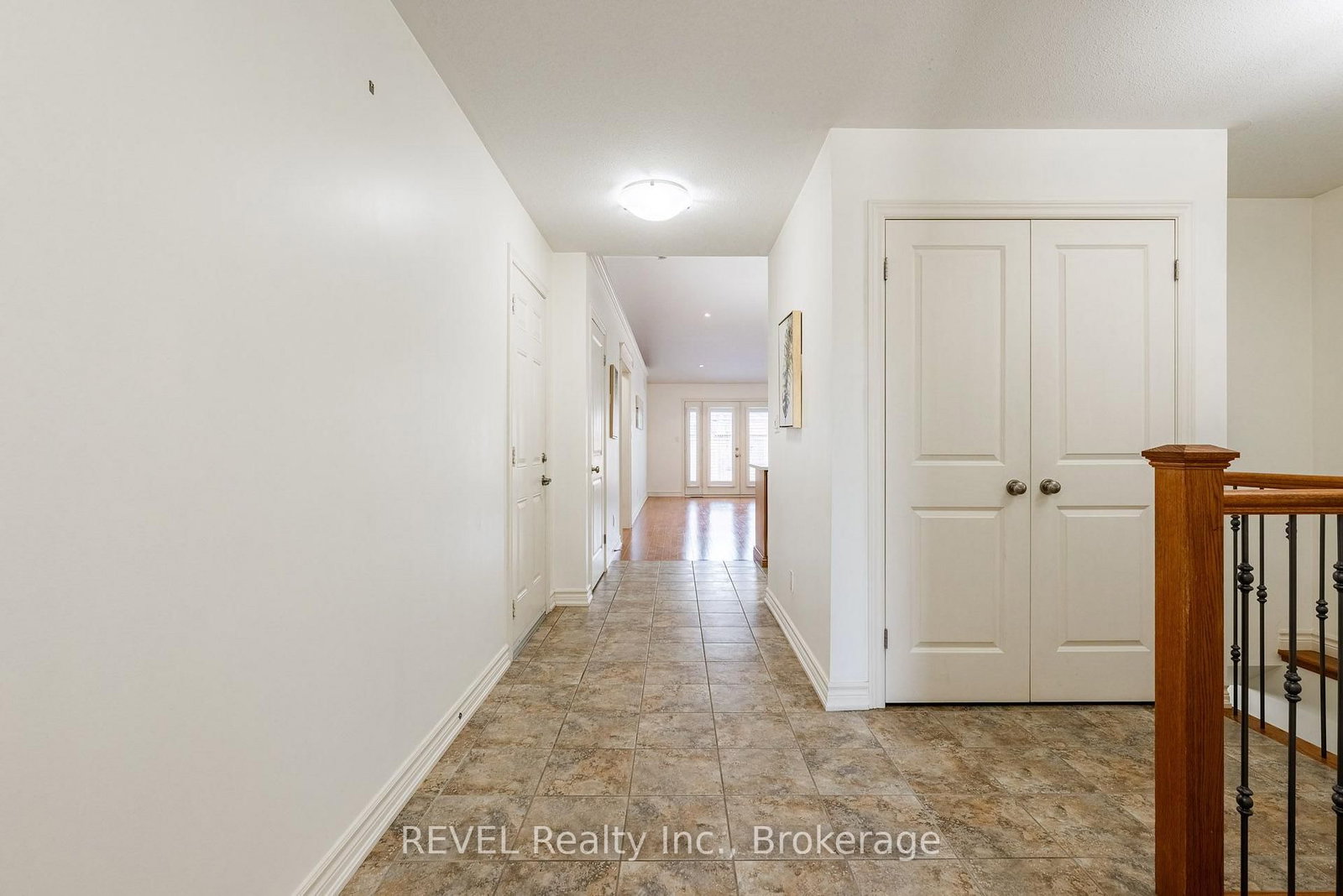 23 Myrtle Avenue • St. Catharines, ON photo 4