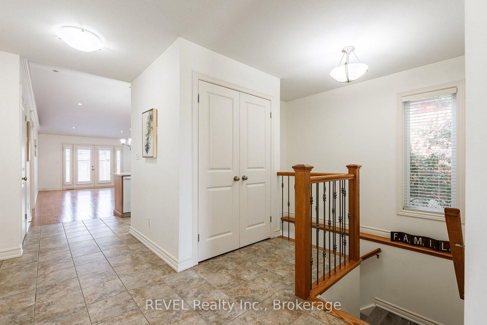 23 Myrtle Avenue • St. Catharines, ON photo 5