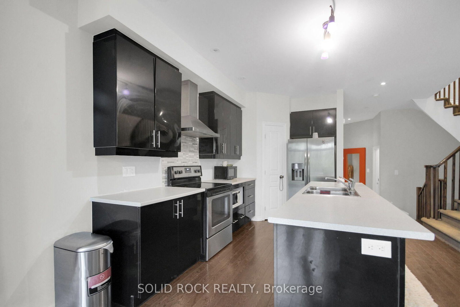 520 GRAND TULLY Way • Gloucester, ON photo 12