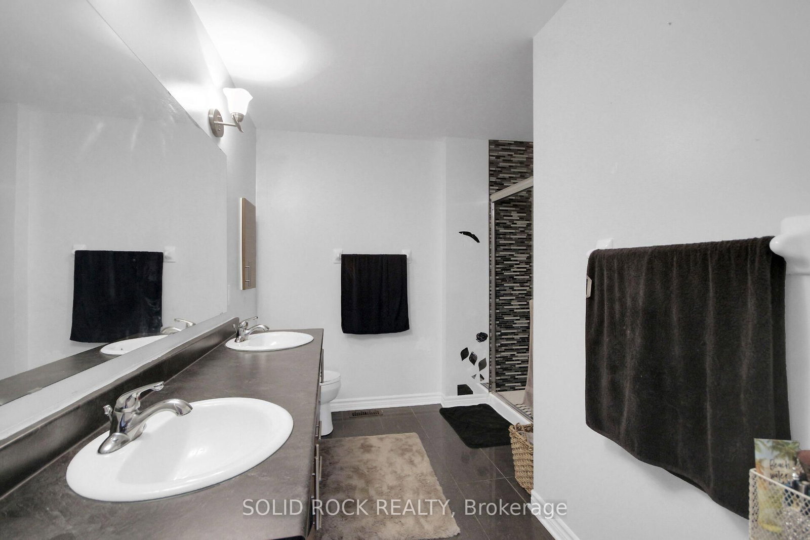 520 GRAND TULLY Way • Gloucester, ON photo 17
