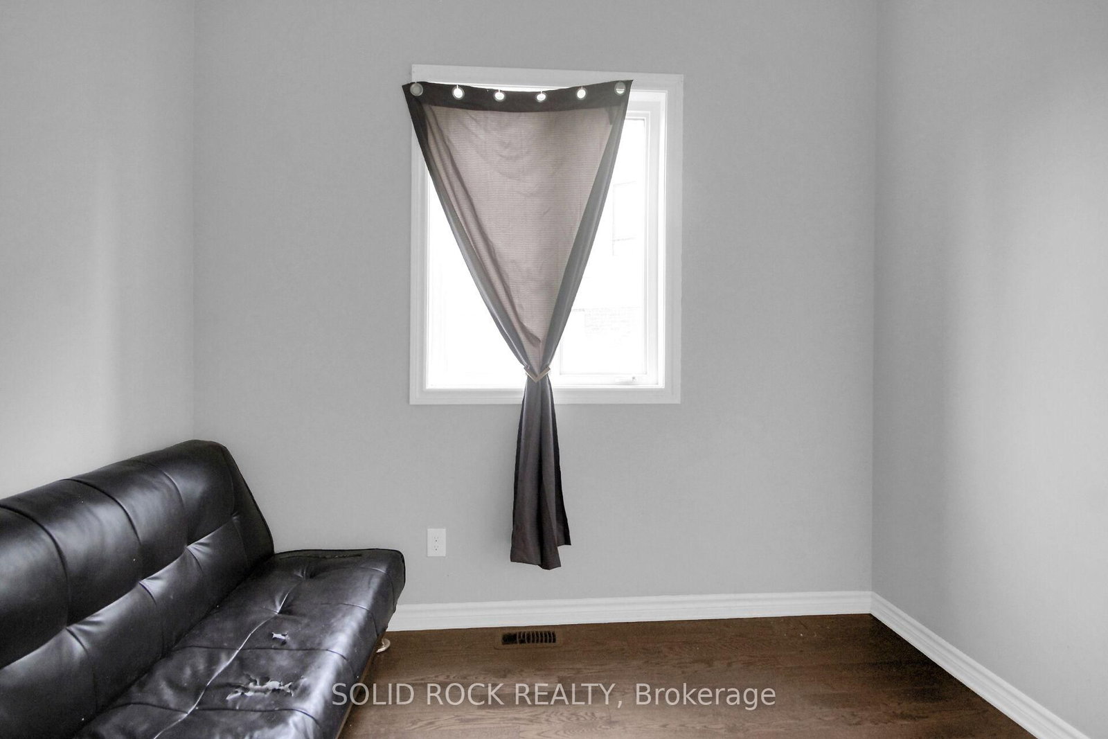 520 GRAND TULLY Way • Gloucester, ON photo 23