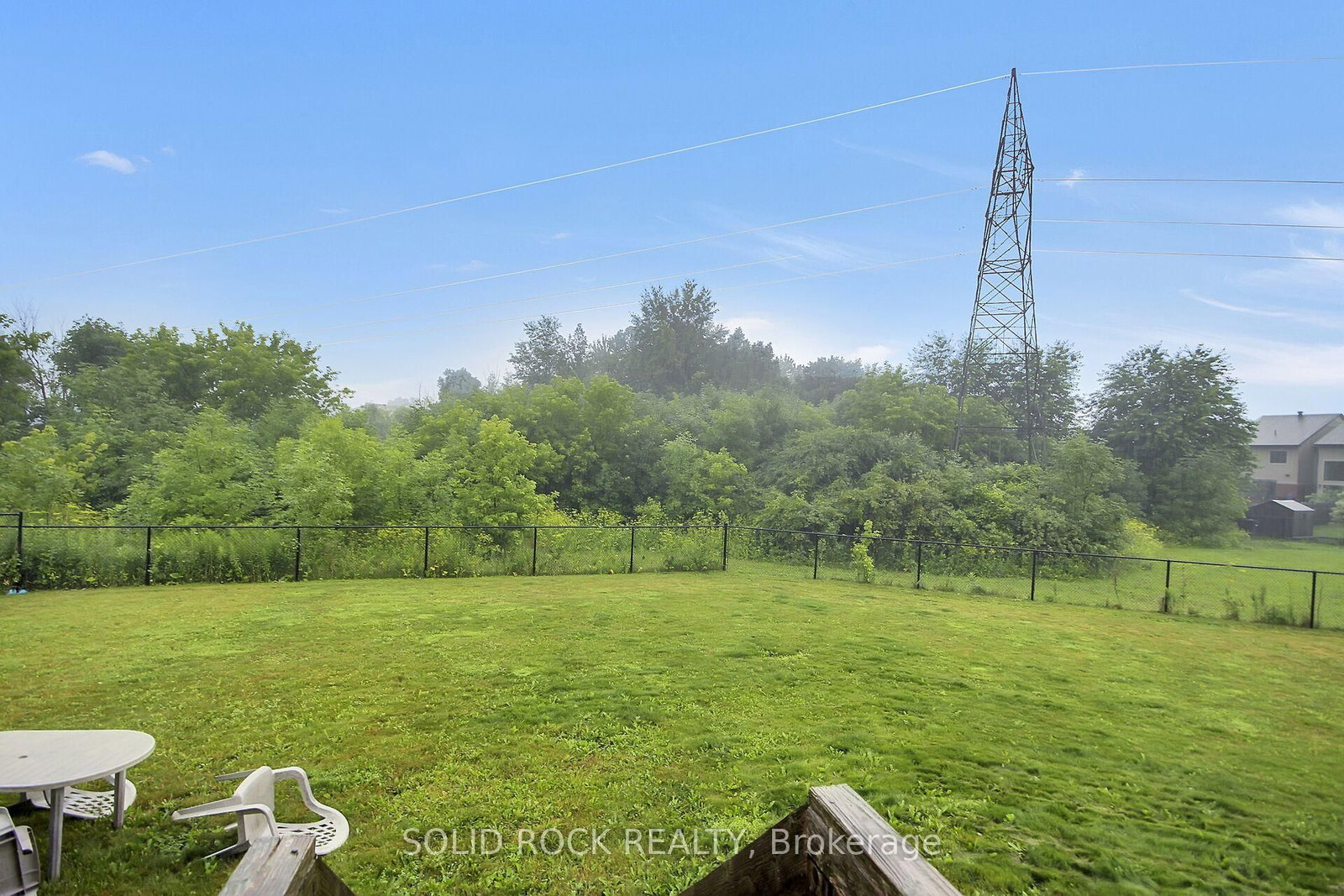 520 GRAND TULLY Way • Gloucester, ON photo 4