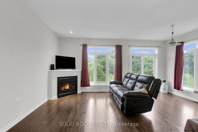 520 GRAND TULLY Way • Gloucester, ON photo 9