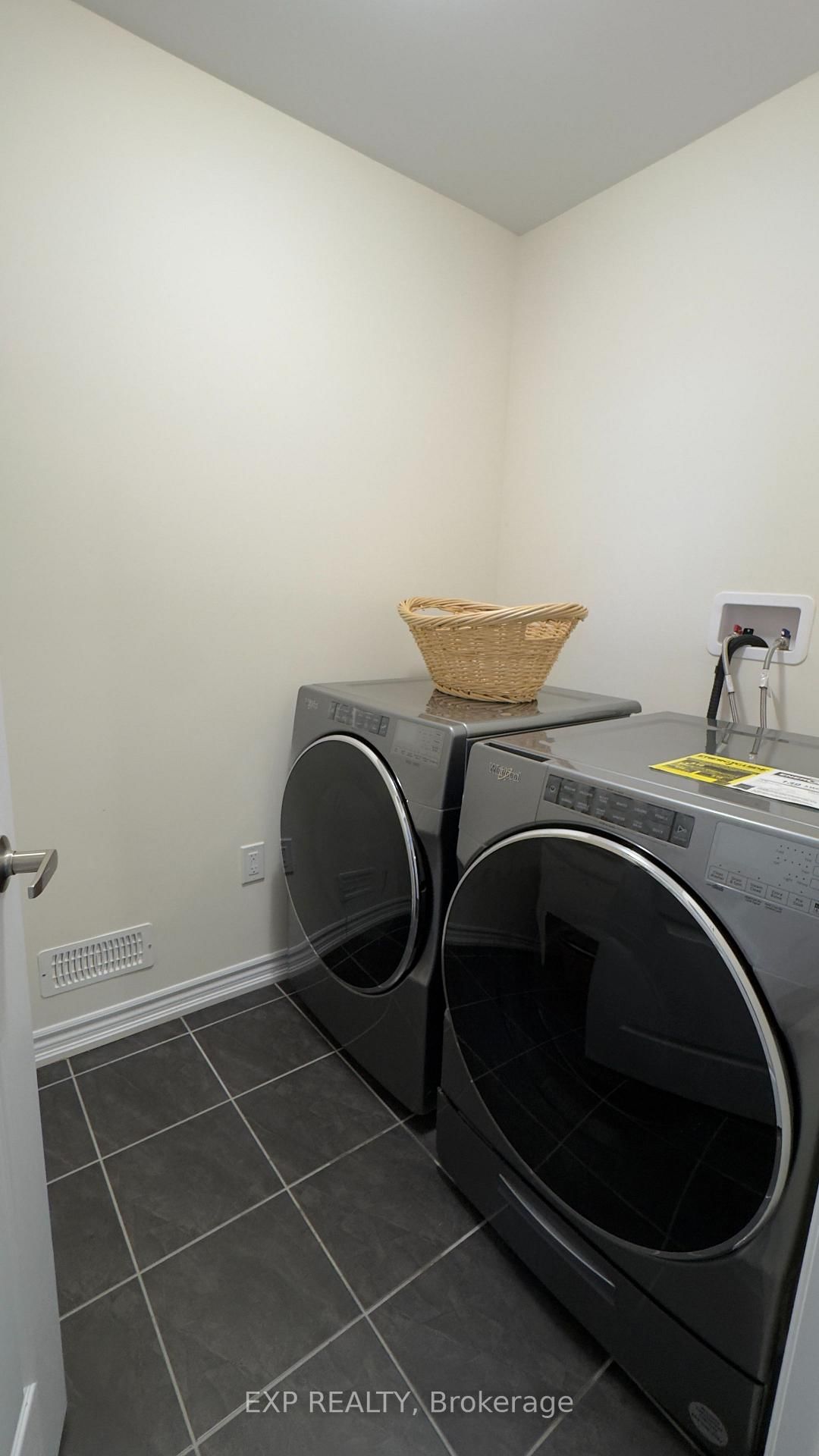 190 Explorer Way • Thorold, ON photo 30