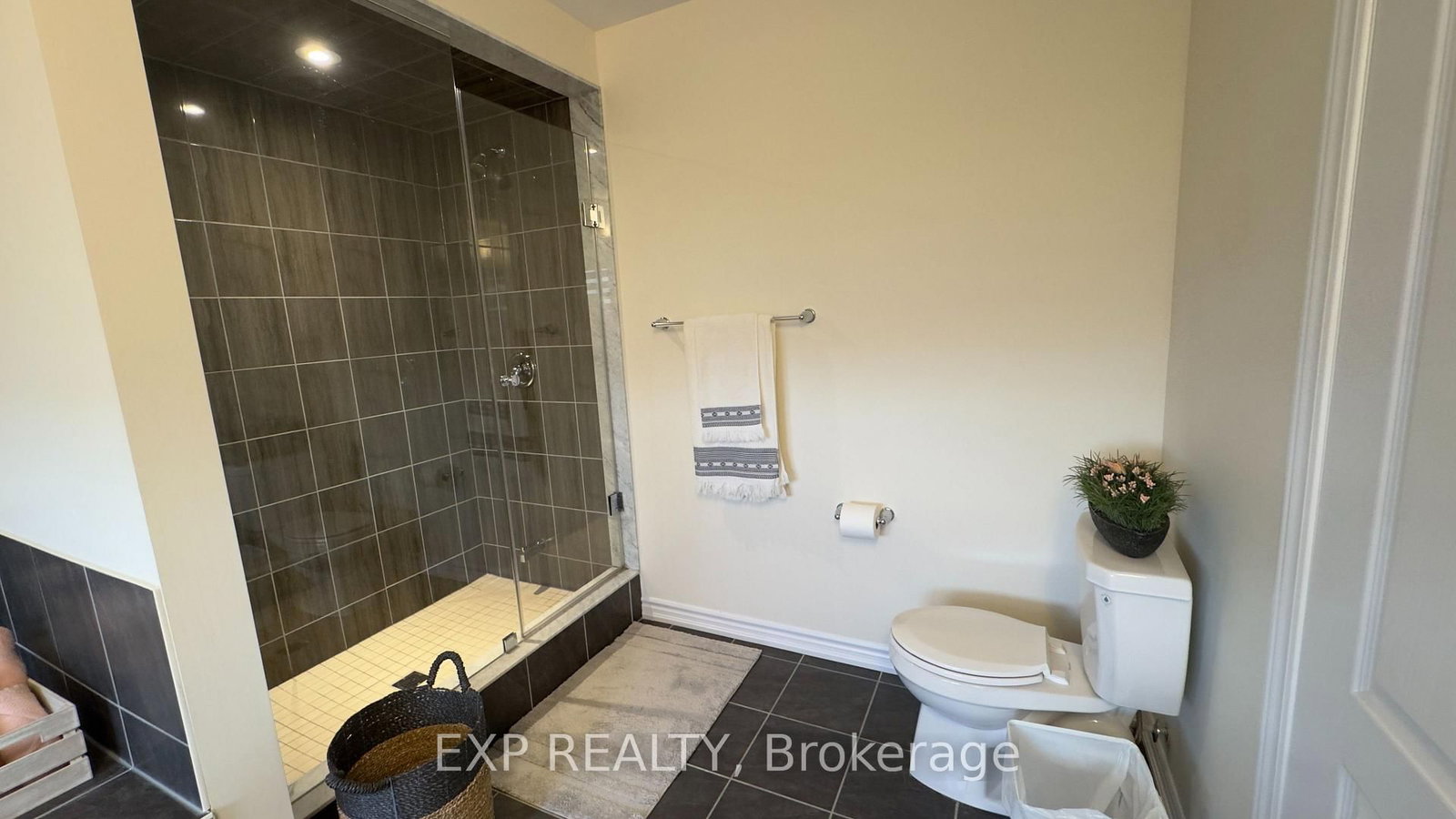 190 Explorer Way • Thorold, ON photo 42