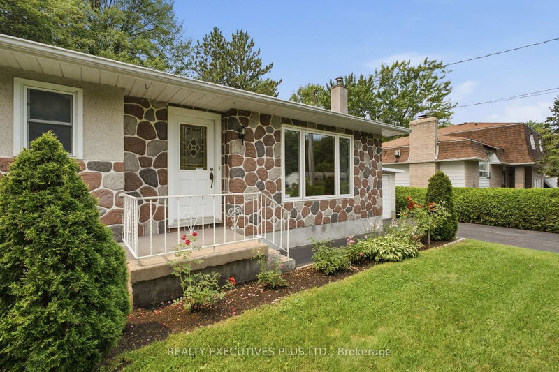 2593 Cleroux Crescent