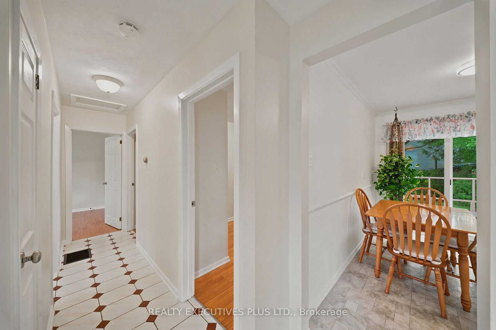 2593 Cleroux Cres, Ottawa, view 8