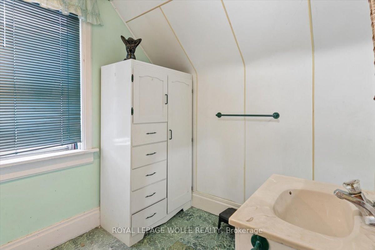 427 Duke Street W • Kitchener, ON photo 19