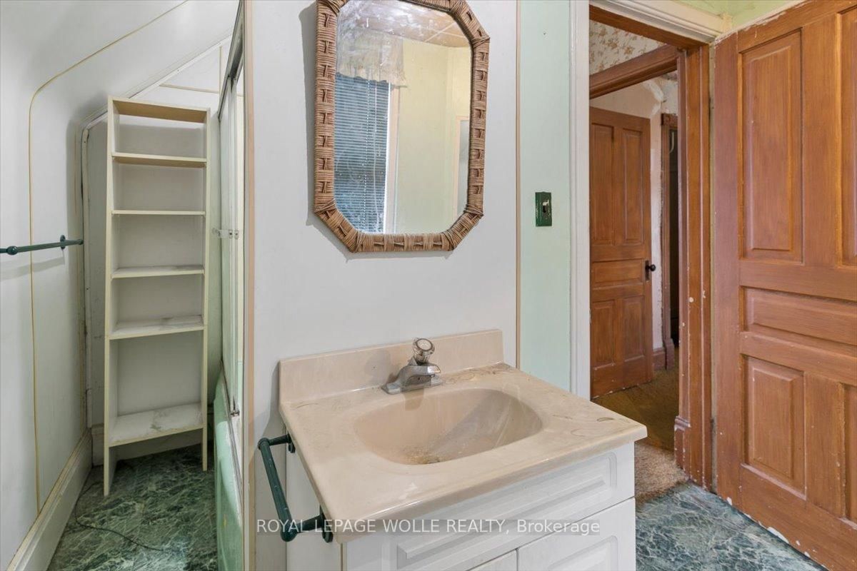 427 Duke Street W • Kitchener, ON photo 20