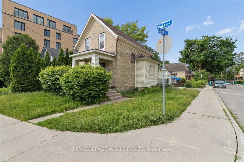 427 Duke Street W