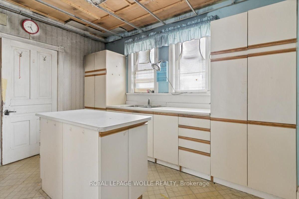 427 Duke Street W • Kitchener, ON photo 8