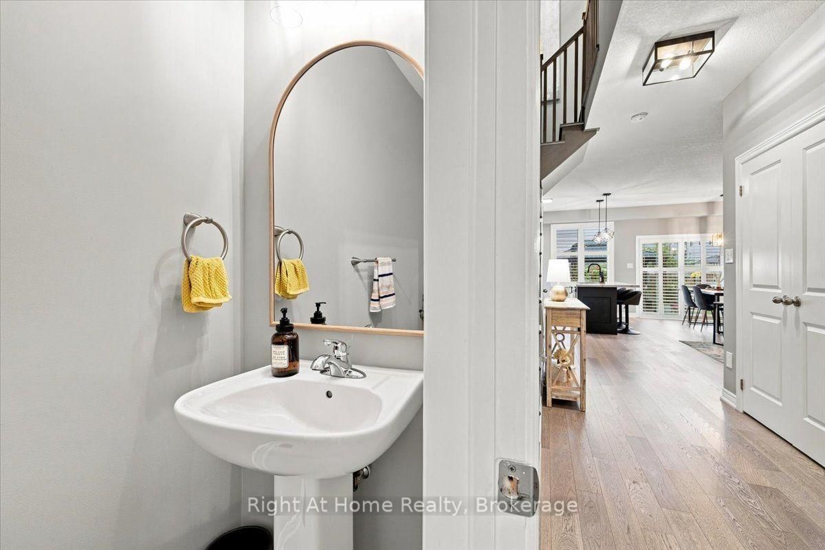 66 Foothills Lane • Hamilton, ON photo 5