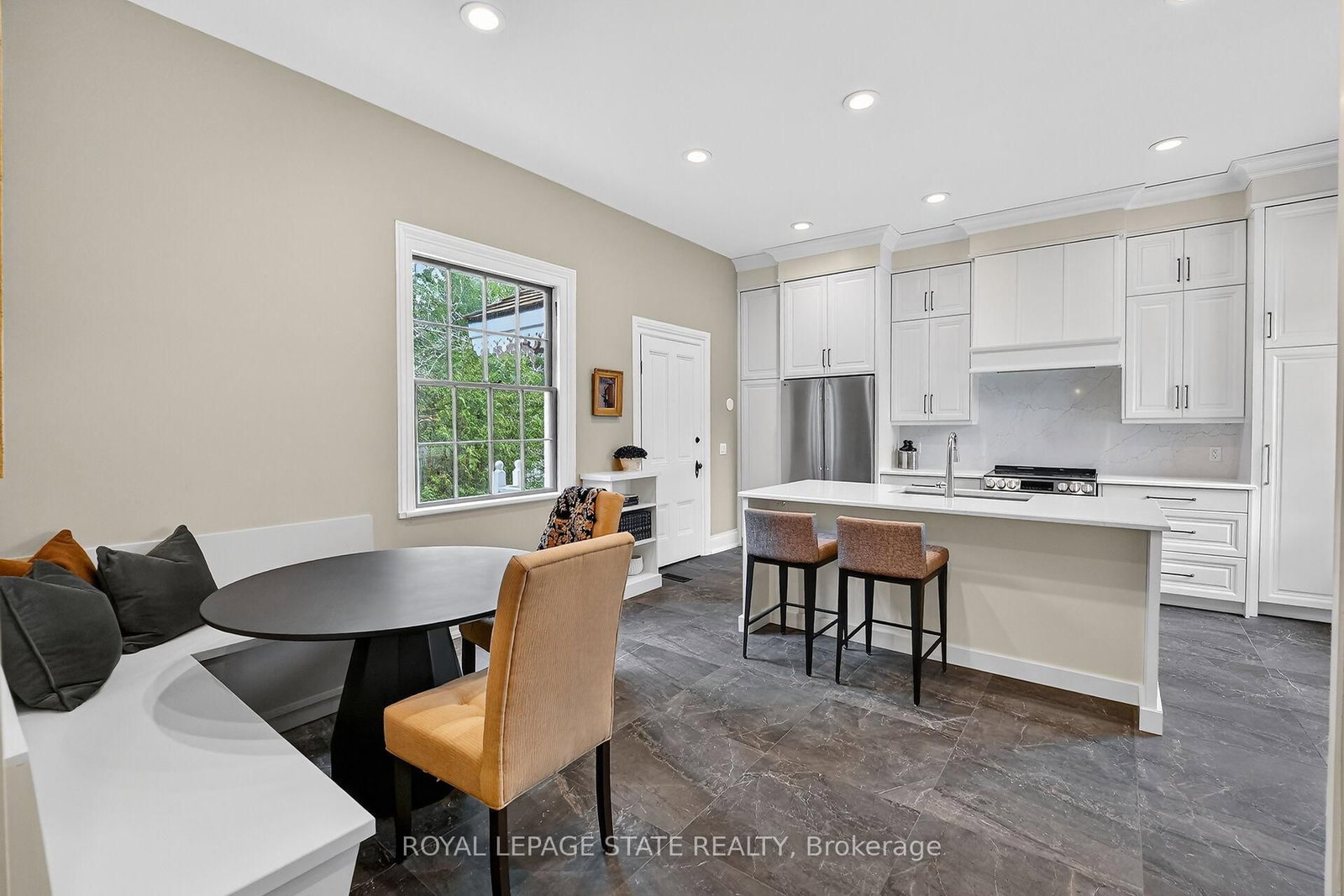 262 Main Street W • Grimsby, ON photo 16