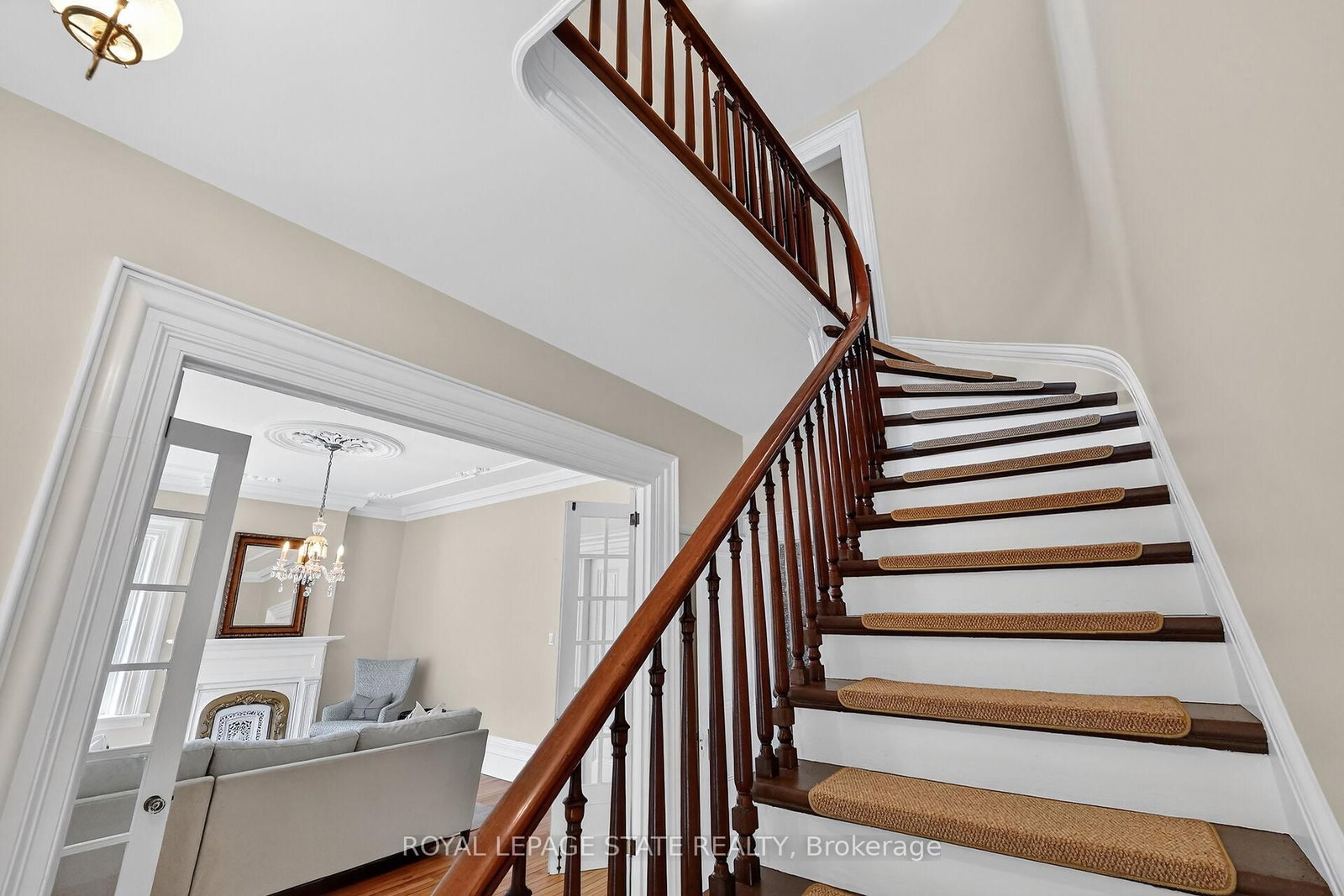 262 Main Street W • Grimsby, ON photo 32