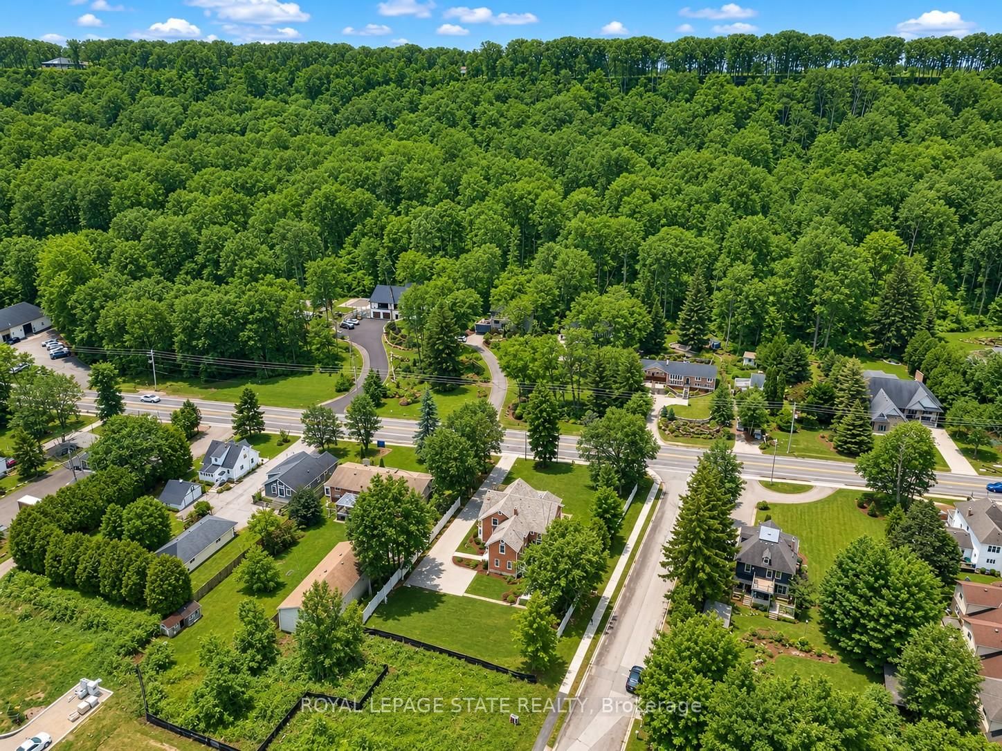 262 Main Street W • Grimsby, ON photo 4