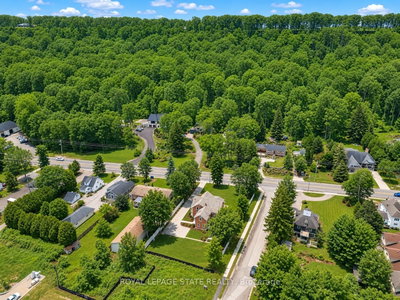 262 Main Street W • Grimsby, ON photo 4