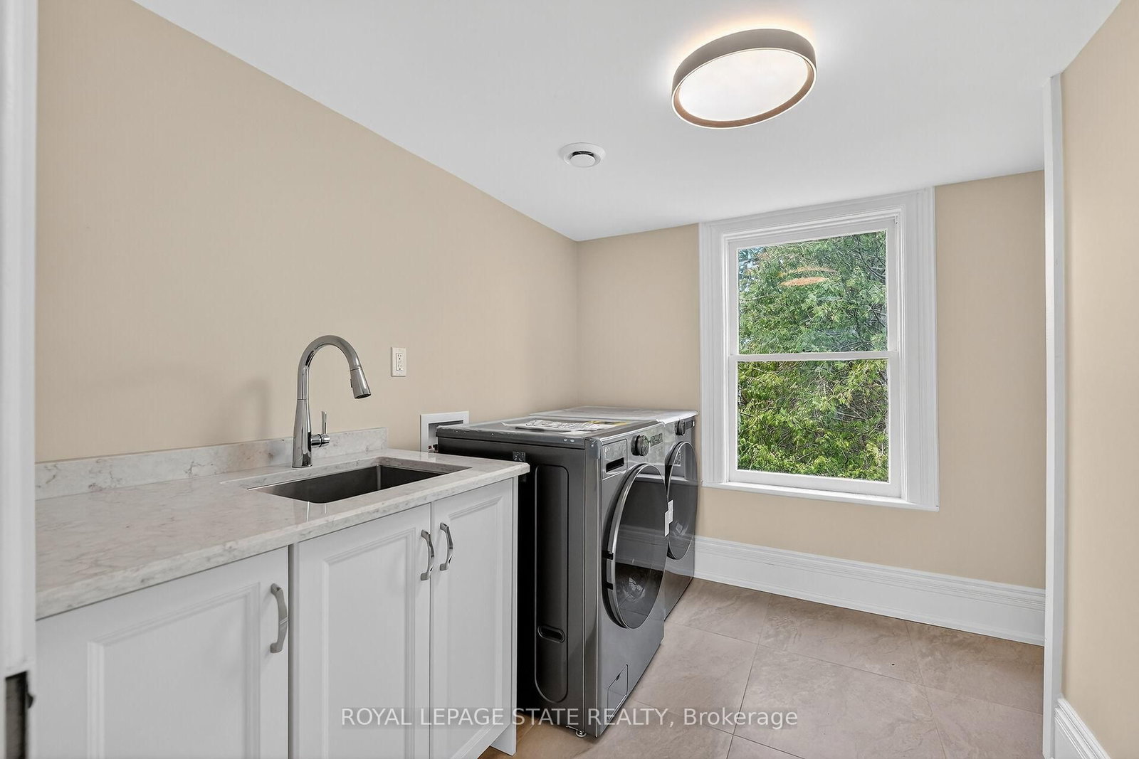 262 Main Street W • Grimsby, ON photo 47