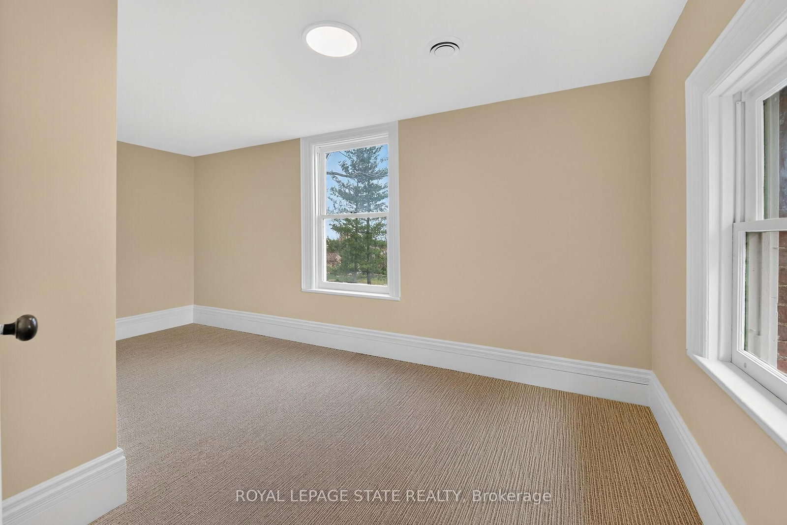262 Main Street W • Grimsby, ON photo 48