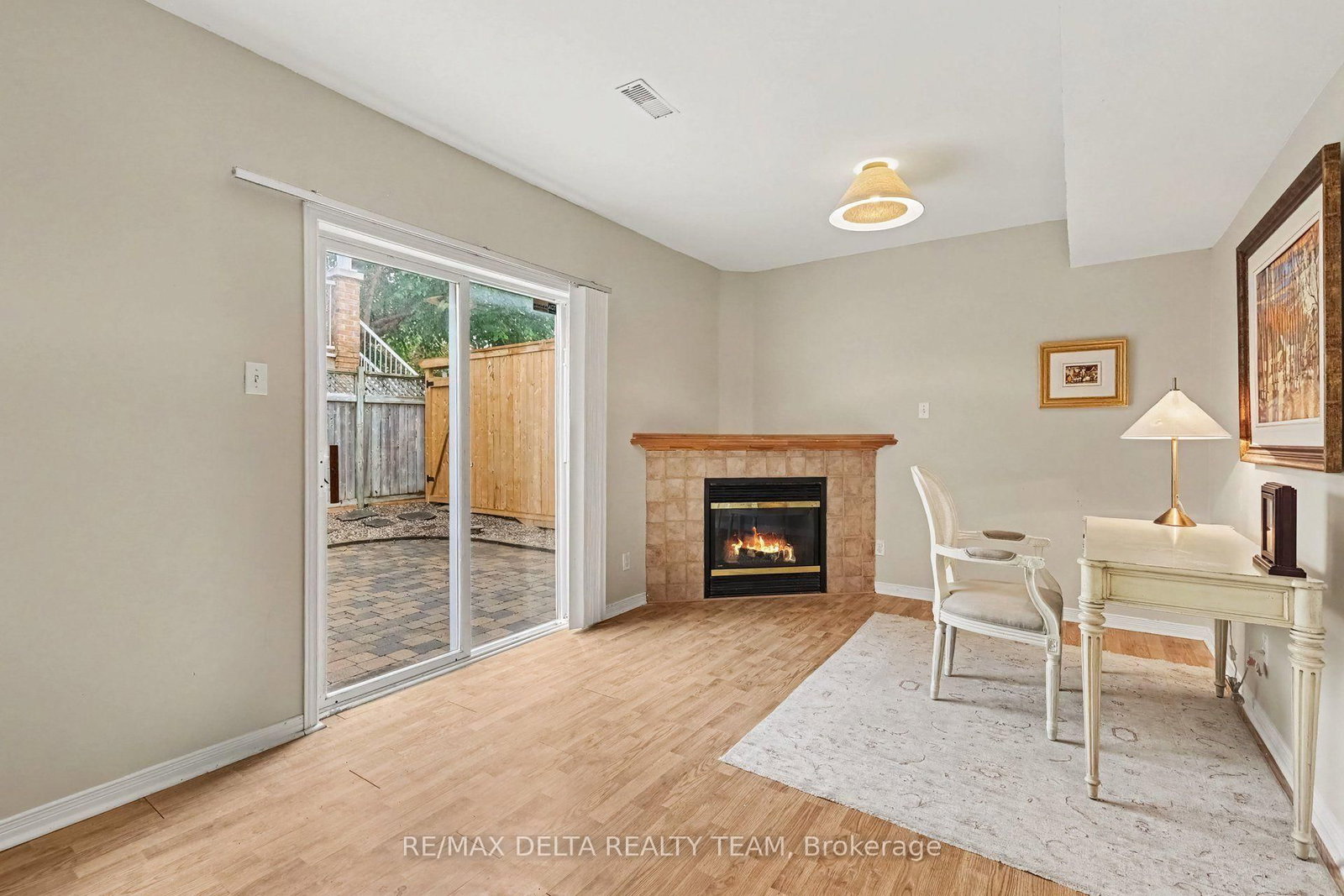 2 Bellflower Private NW • Ottawa, ON photo 16