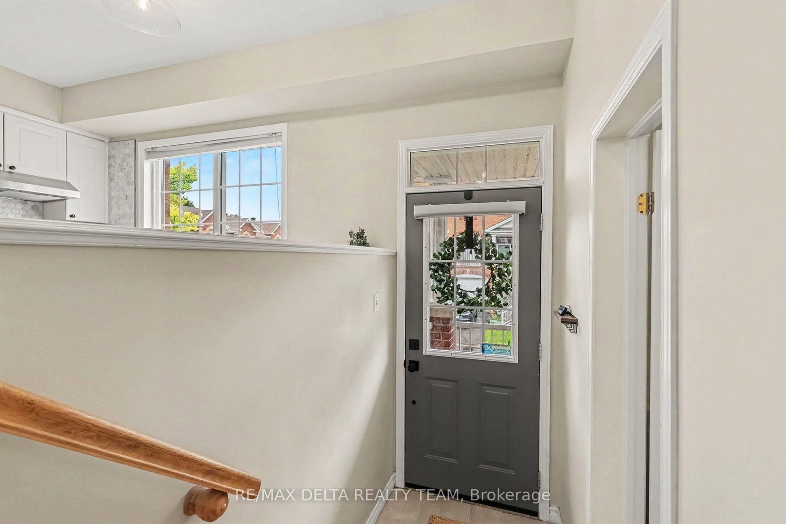 2 Bellflower Private NW • Ottawa, ON photo 3