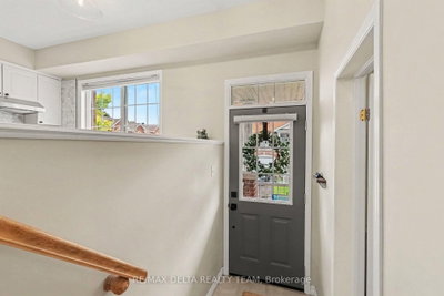 2 Bellflower Private NW • Ottawa, ON photo 3