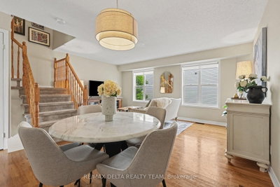 2 Bellflower Private NW • Ottawa, ON photo 9
