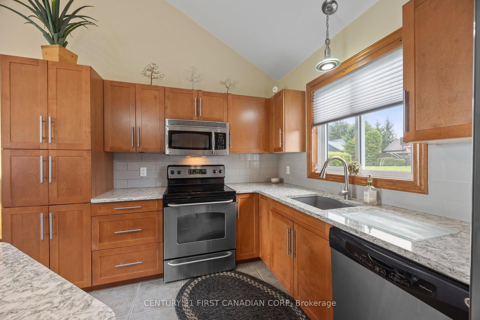 71871 Sunview Avenue • Bluewater, ON photo 11