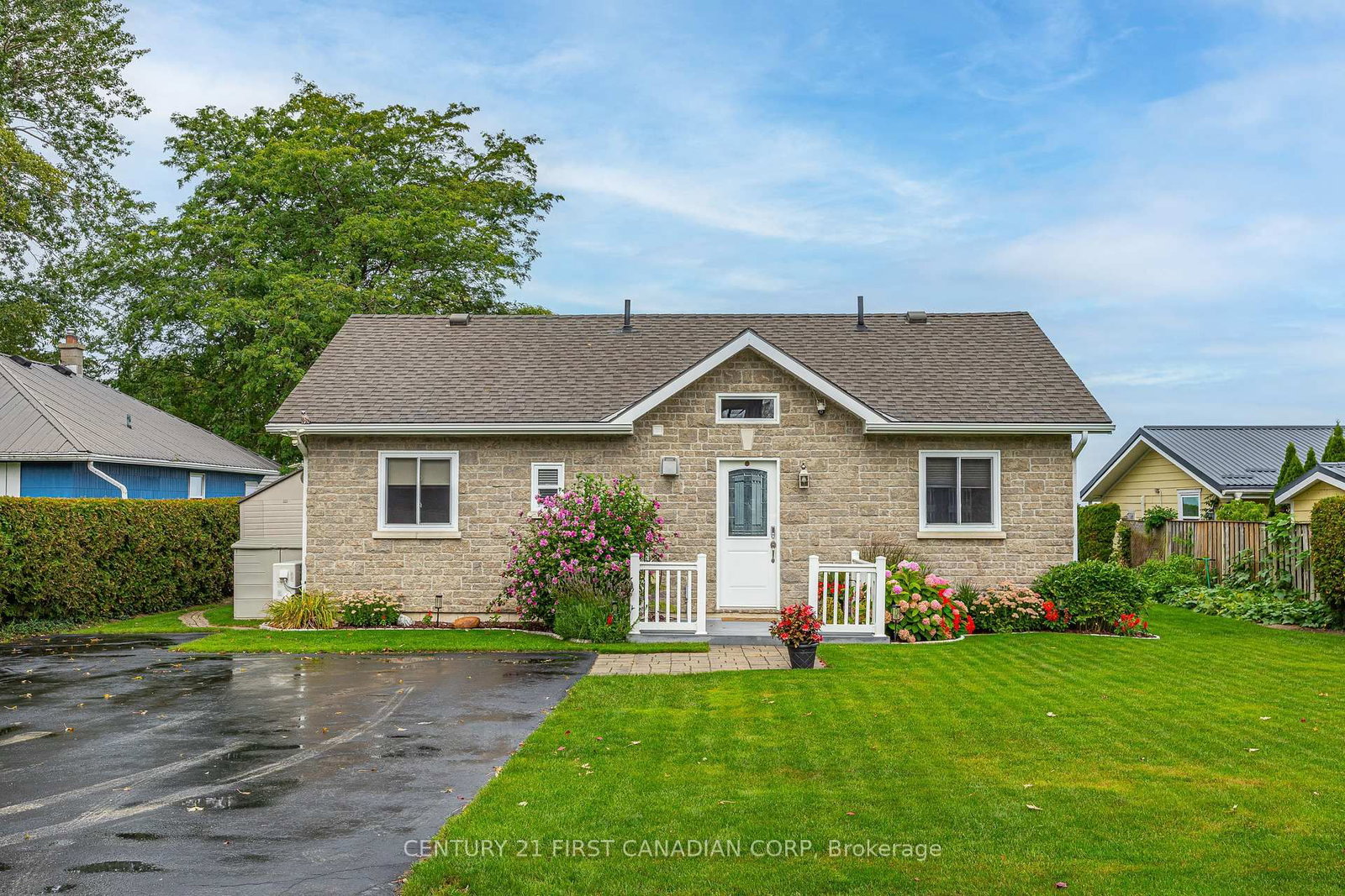 71871 Sunview Avenue • Bluewater, ON photo 4