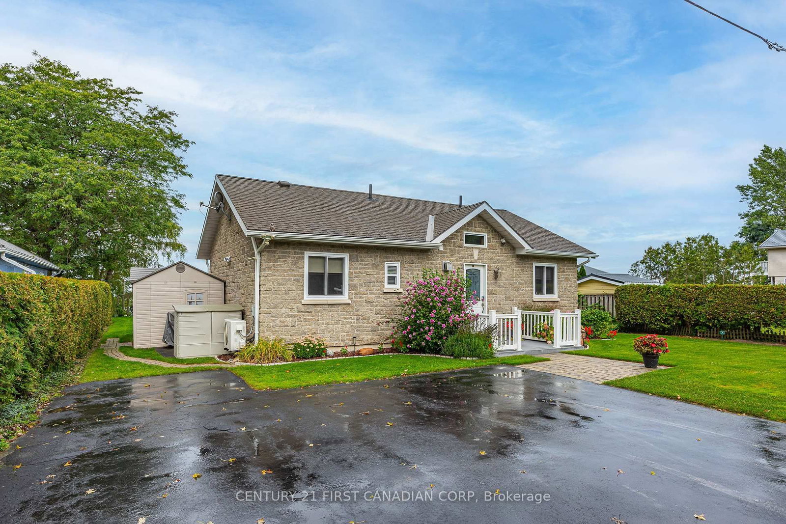 71871 Sunview Avenue • Bluewater, ON photo 5