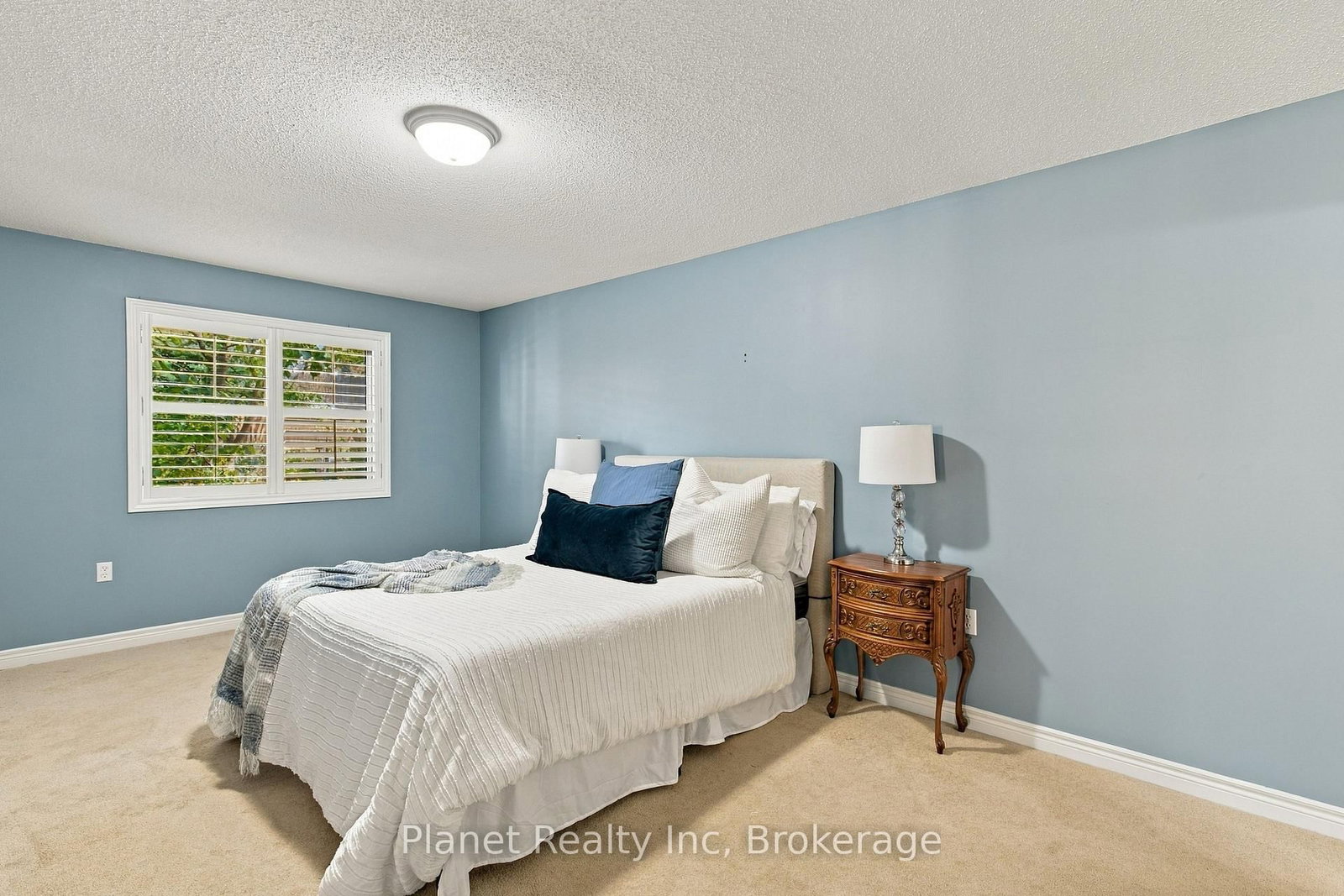 12 Amberwood Lane • Guelph, ON photo 23