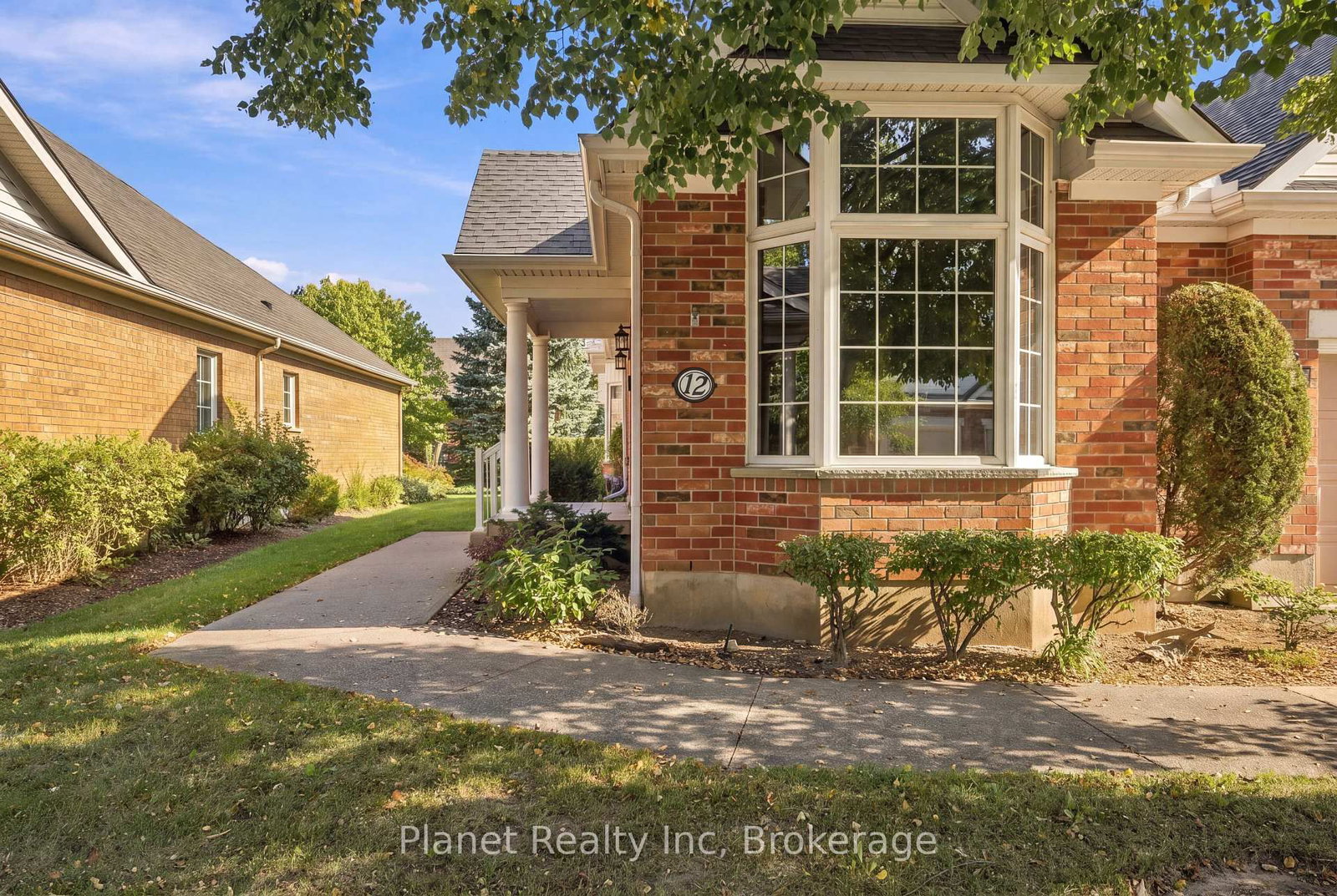 12 Amberwood Lane • Guelph, ON photo 3