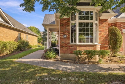 12 Amberwood Lane • Guelph, ON photo 3