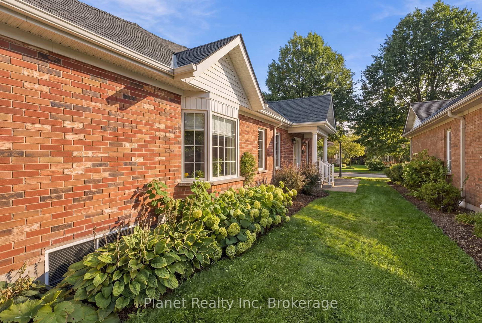 12 Amberwood Lane • Guelph, ON photo 32
