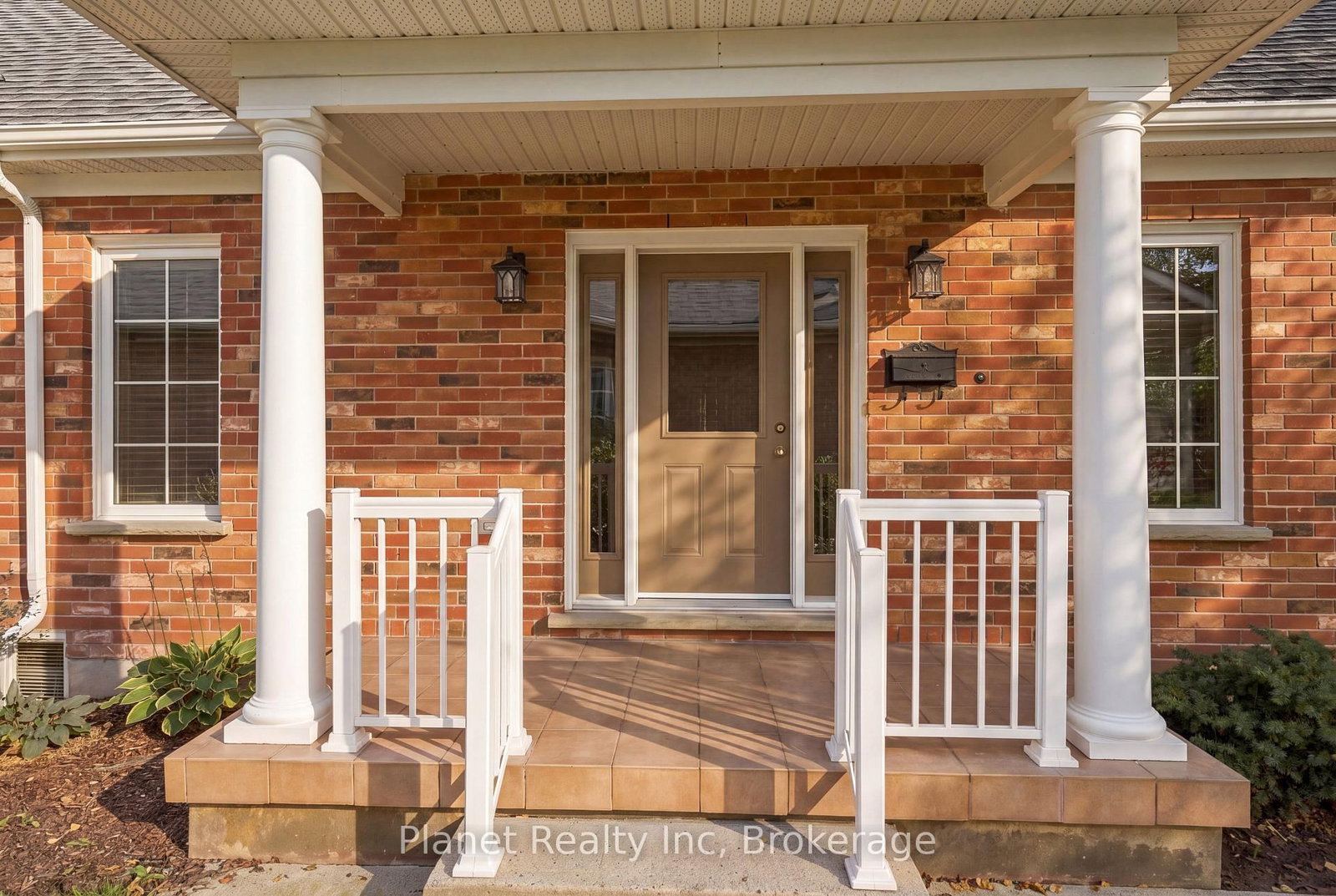 12 Amberwood Lane • Guelph, ON photo 4