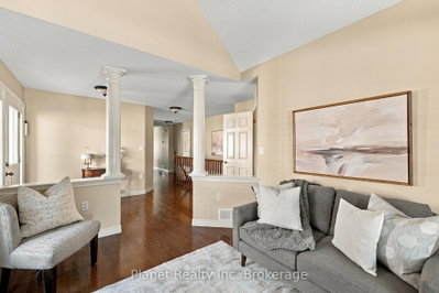 12 Amberwood Lane • Guelph, ON photo 6