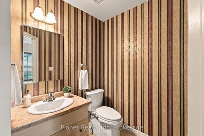 12 Amberwood Lane • Guelph, ON photo 9