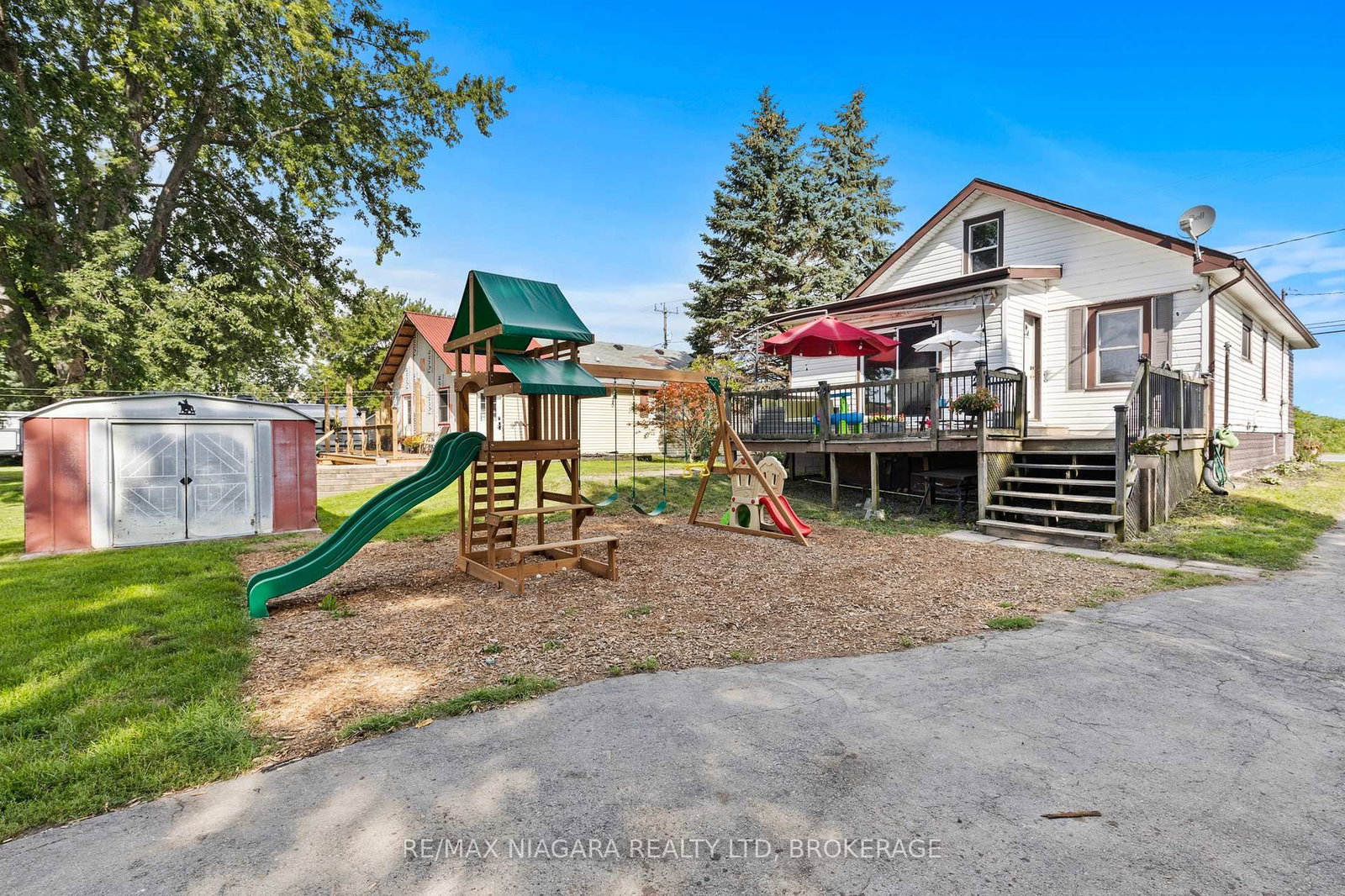 702 Main Street • Port Colborne, ON photo 40