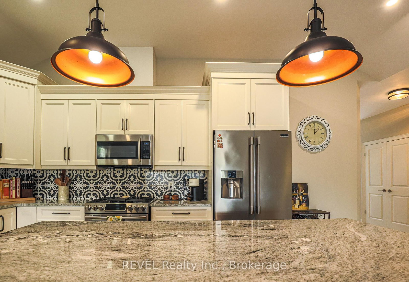 15 Willowbrook Drive • Welland, ON photo 14