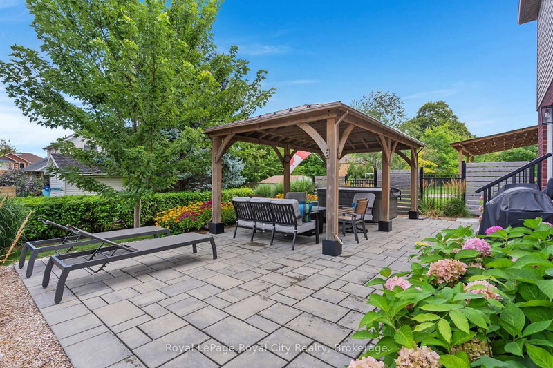 96 Timber Creek Crescent