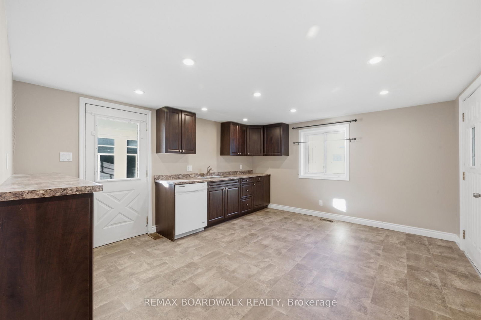 390-394 Hyde Street • Prescott, ON photo 20