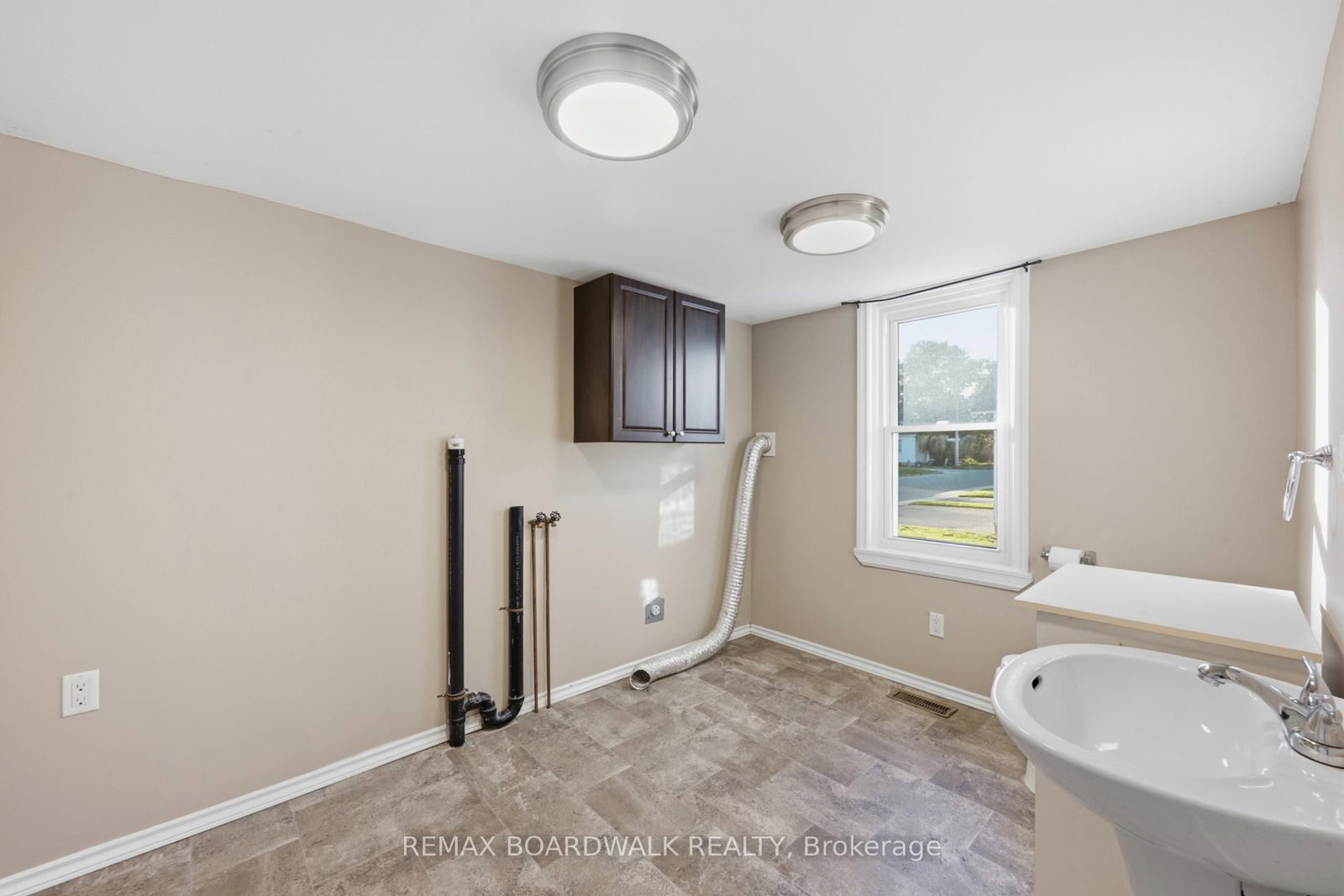 390-394 Hyde Street • Prescott, ON photo 24