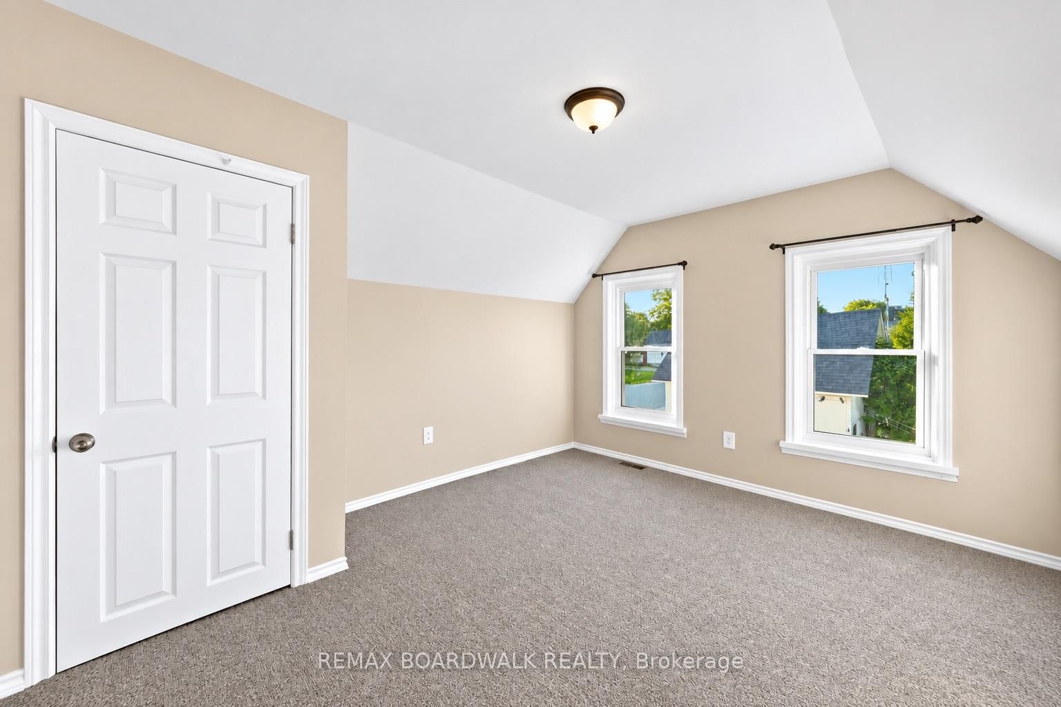 390-394 Hyde Street • Prescott, ON photo 31