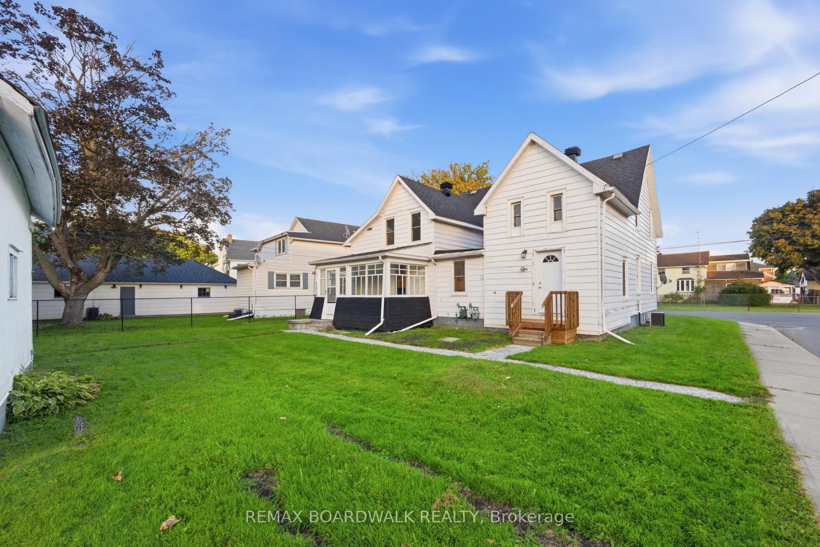 390-394 Hyde Street • Prescott, ON photo 6