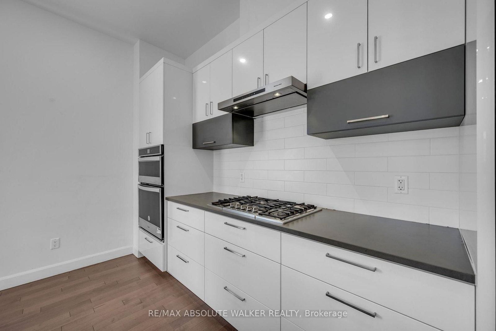 10 Chapleau Avenue • #A • Ottawa, ON photo 17